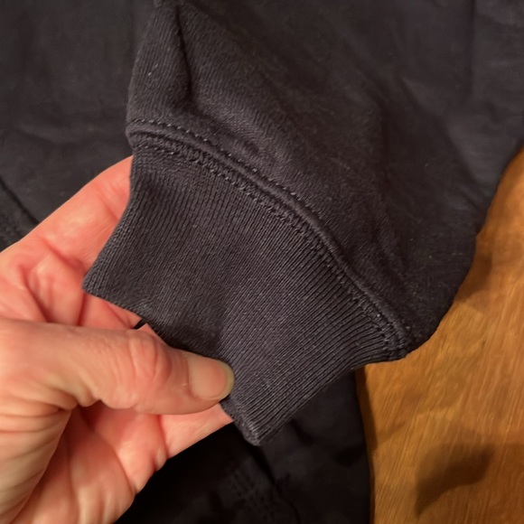 New Carhartt navy hoodie - Picture 3 of 15